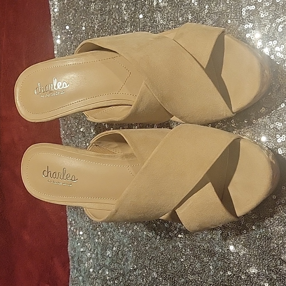 ❤️Beige Suede Wedge Sandals❤️